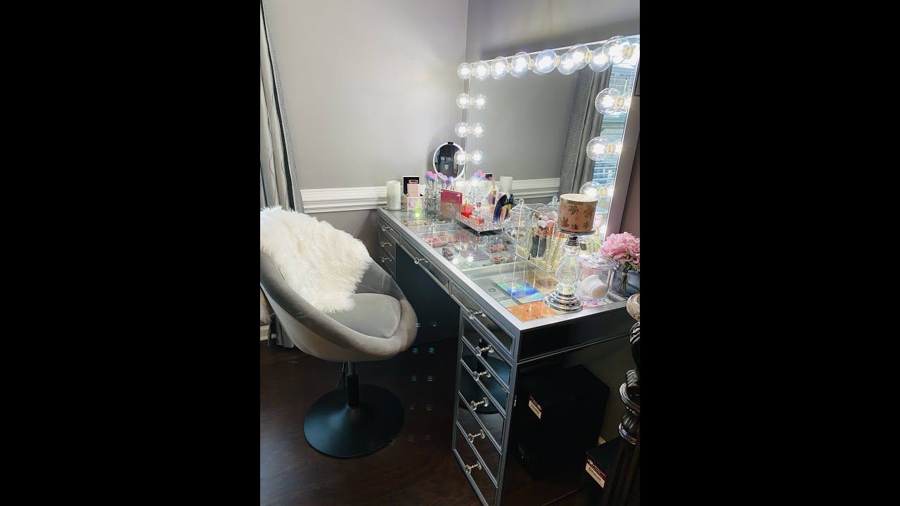 Impressions Vanity Tour-What's on top, what's inside