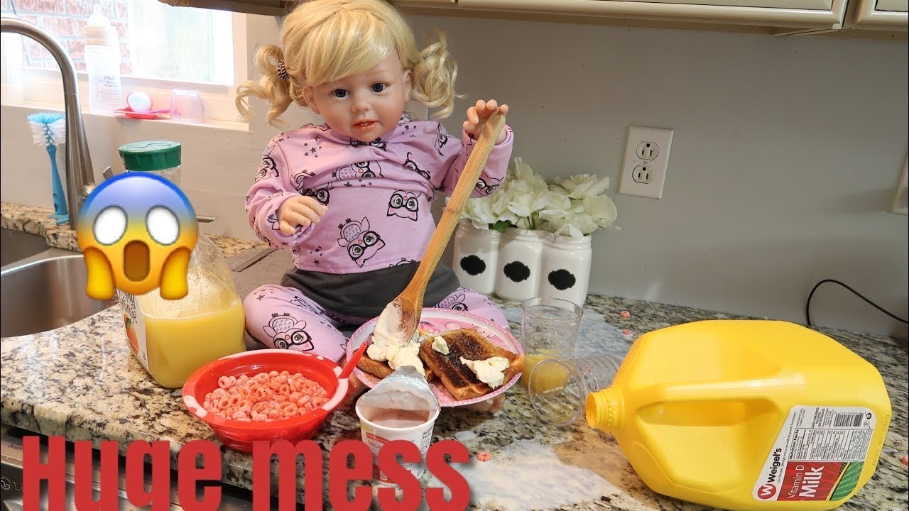 Reborn Toddler Kylie makes Breakfast for mommy Reborn Role Play