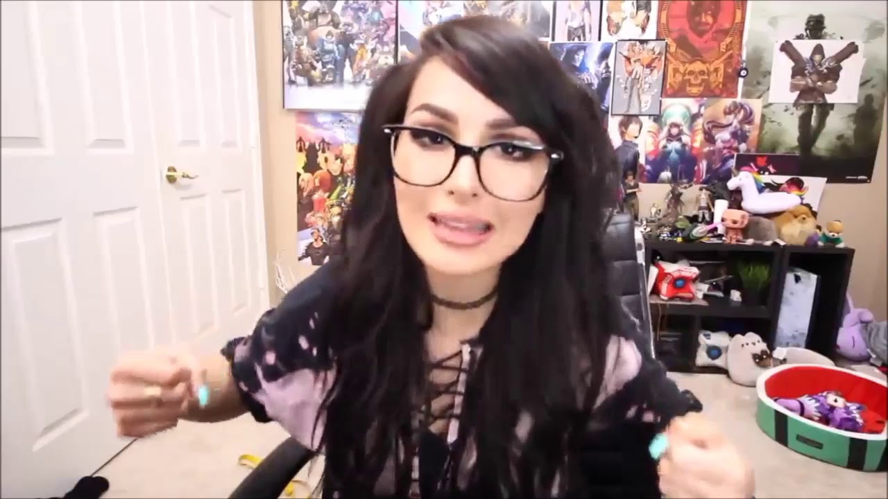 Sssniperwolf telling you to hit that like button in the face for a minute straight