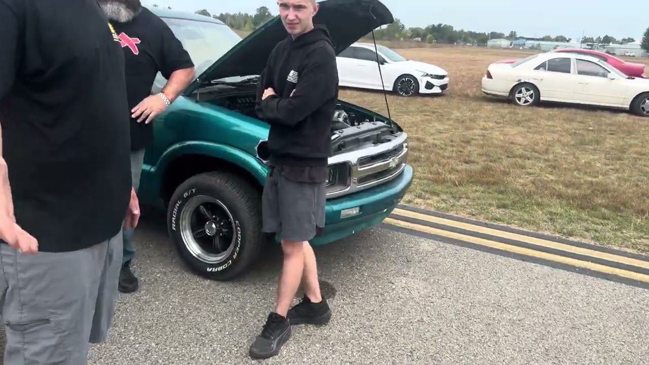 Little action from thunder on the strip 2025
