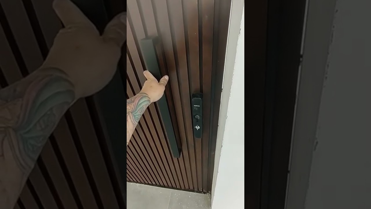 A PORTA MAIS LINDA QUE VOCÊ VAI VER HJ🫢. PORTA PIVÔ RIPADA NA COR AÇO CORTEIM.VOCÊ VAI SE APAIXONAR!