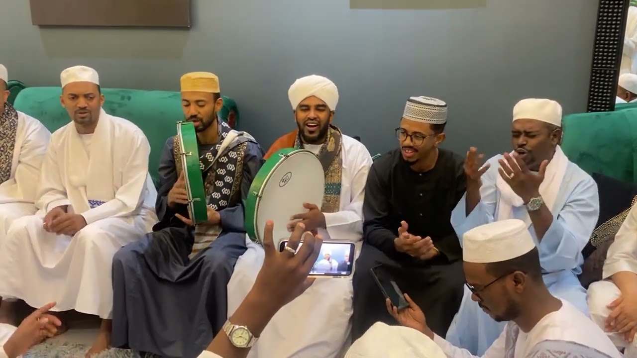 بلح المدينة _ المادح بكري الحبر برفقة  المادح إبراهيم بلل والمجموعة