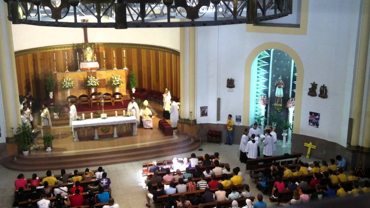 Alleluia (Laudem Domini): Bishop Rey celebrates TLM for Juventutem