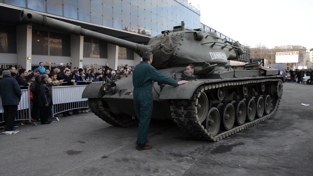 Demonstration du tank M47 Patton à Retromobile 2014