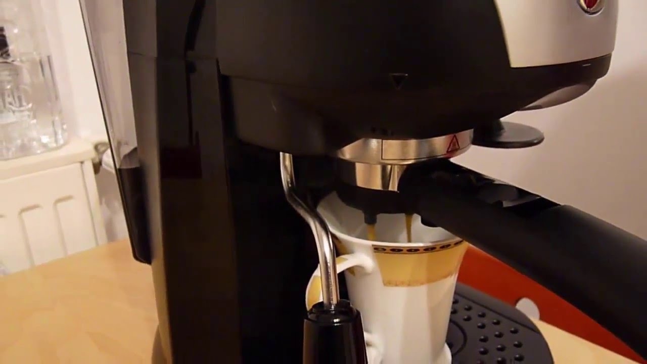 Espressor de cafea DeLonghi EC221 B
