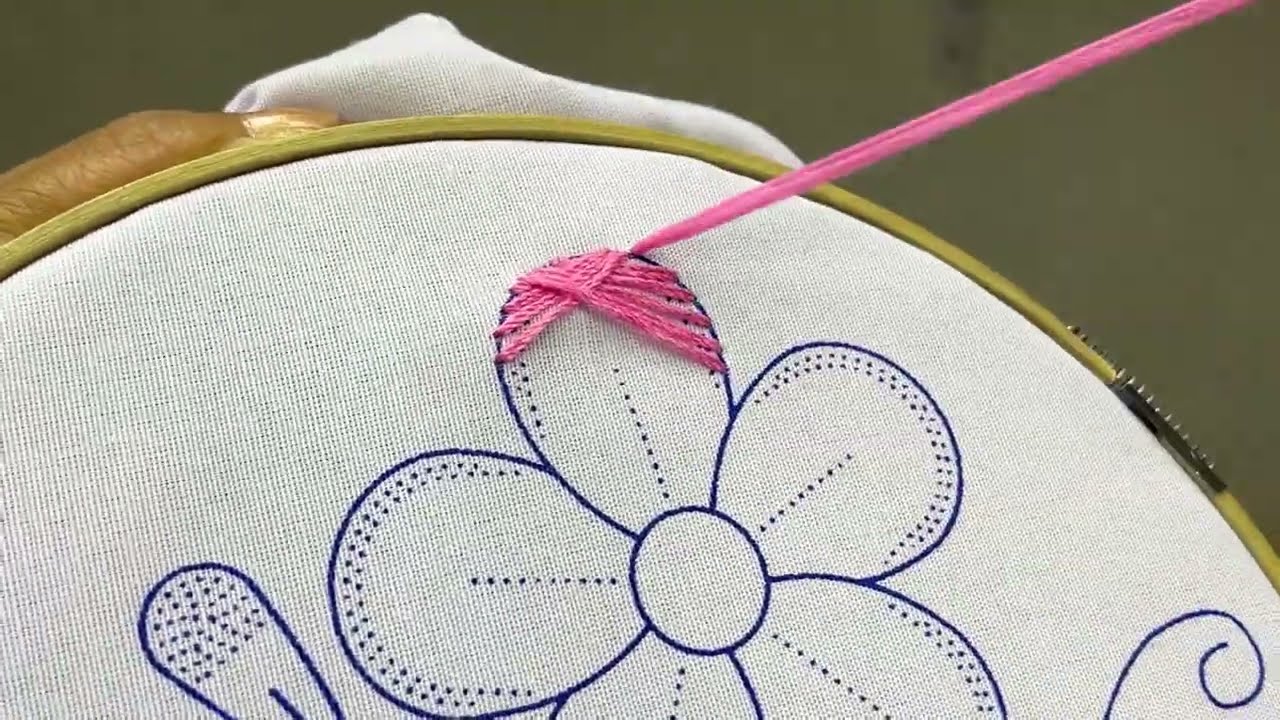 👀✨APRENDE esta Puntada Básica para Bordado de FLOR🌸🪡 @BORDADOSFACILES 697