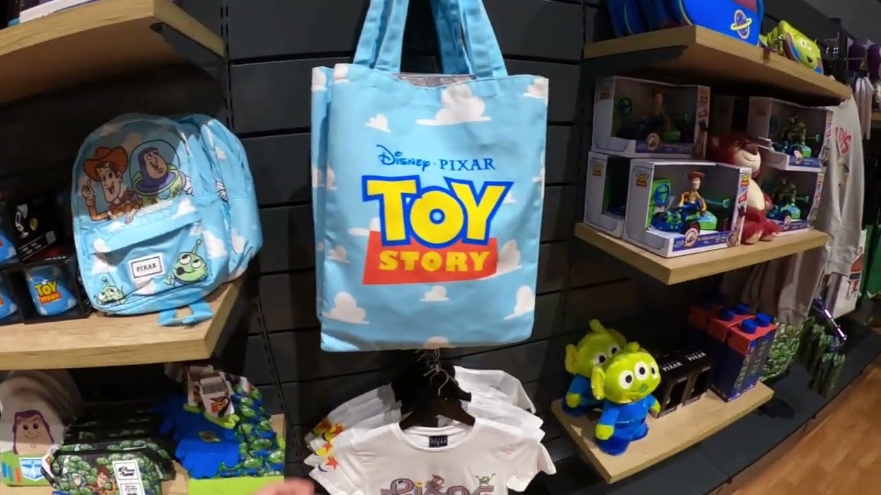 Pixar Experience London walkthrough at Pop Up Shop, meets every Pixar character, Edna mode and more!