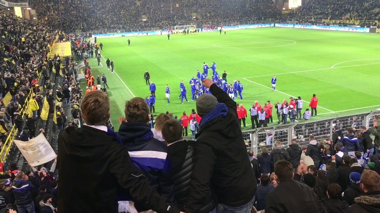 4:4 im Revier-Derby - So feierte der Schalker Anhang in Dortmund