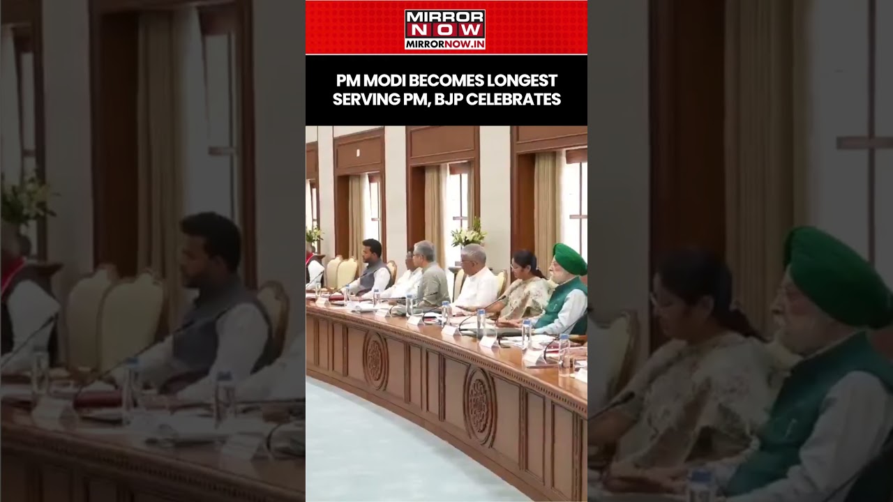PM Modi Receives Standing Ovation From Cabinet Members On Becoming  Longest-Serving PM #shorts
