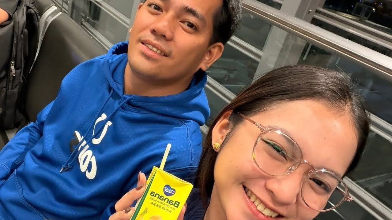 🧿 Selfie muna ang Maglangga while waiting sa flight!