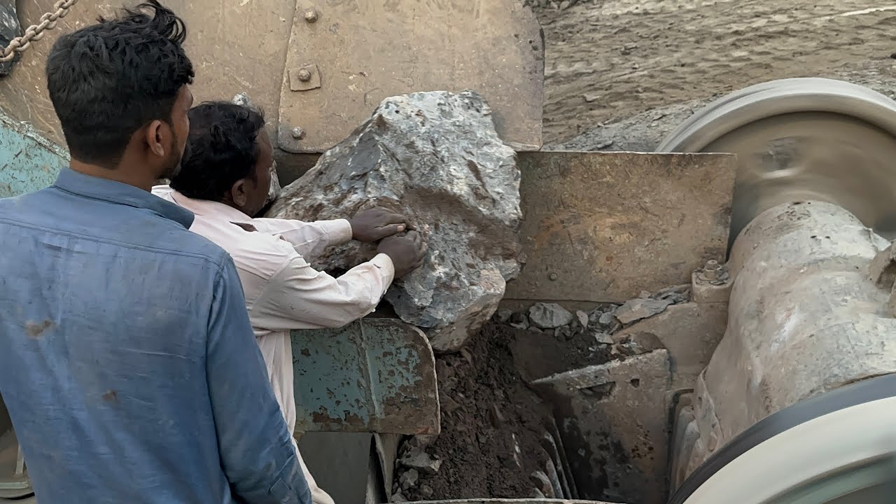 Big Rock Crusher Machine _ A Giant In action | powerful processor #jawcrusher #rockcrusher #hardwork