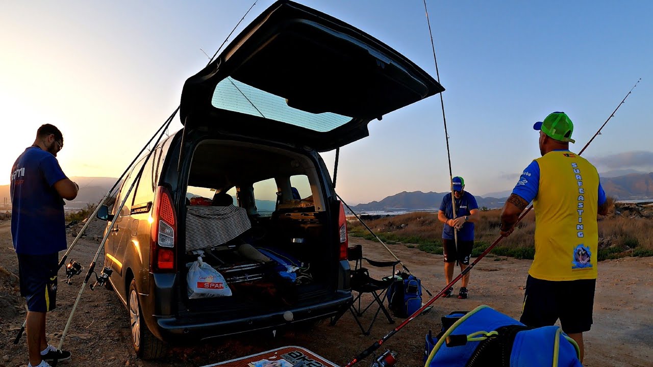 BUENA JORNADA CON CAPTURAS DE PORTE Y VARIEDAD, SURFCASTING GRANADA EN ESCOLLERA...