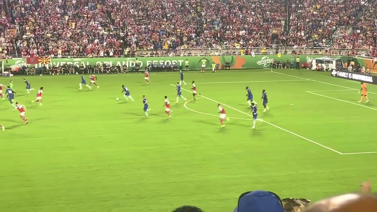 Nicholas Pepe passing to opponent. Arsenal v Chelsea USA tour 2022
