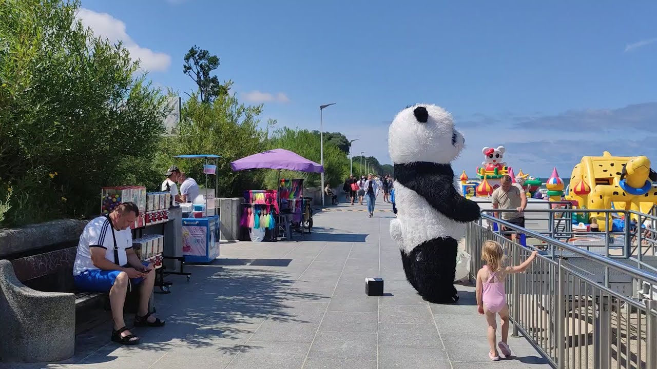 Rowerem z Mielna do Sarbinowa, molo i przystań rybacka w Chłopach, promenada w Sarbinowie