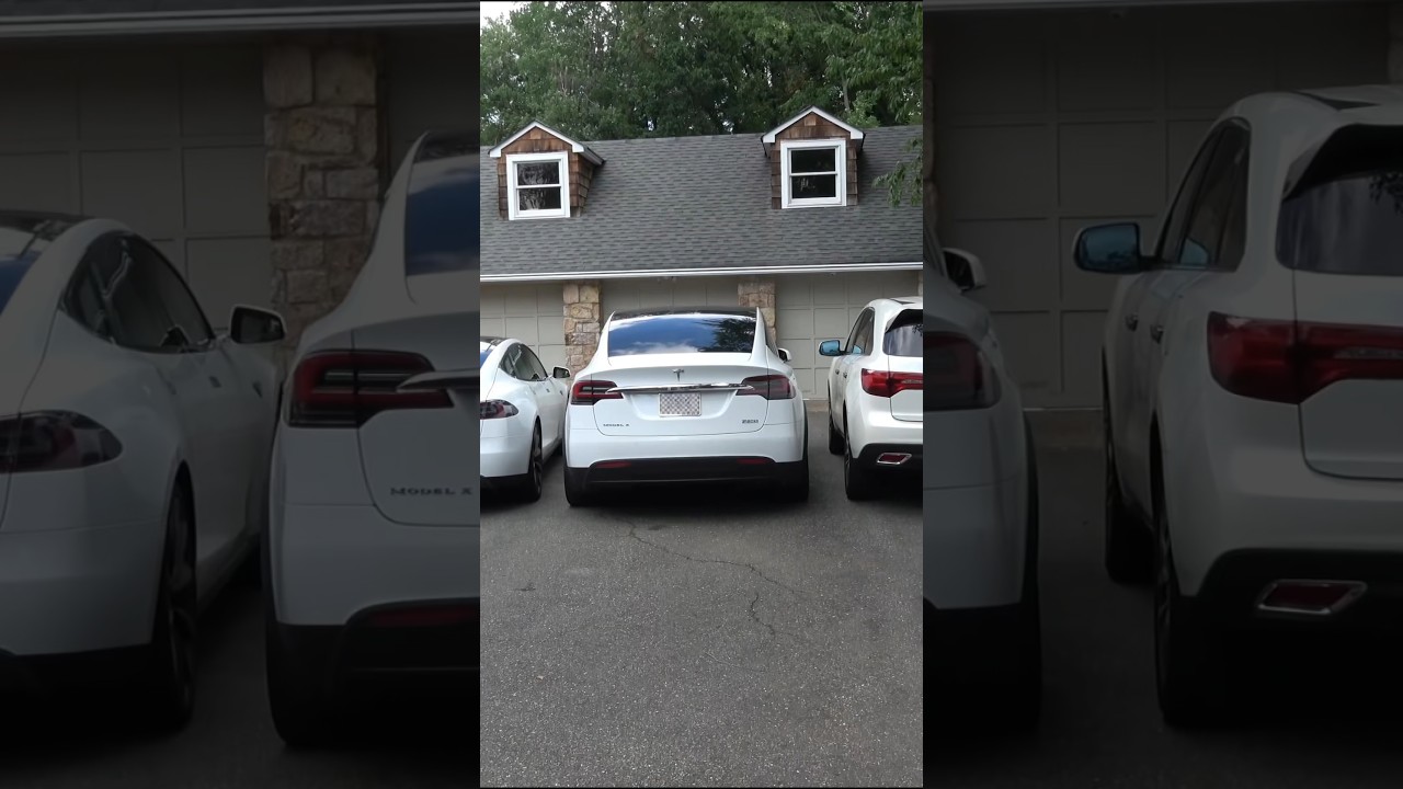 Tesla Model X | Falcon Wing Doors in Tight Parking Spot! Will it Open? #tesla #teslacar #teslamotors