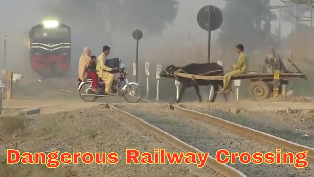 Dangerous Railway Crossing Train Karakoram Express  | Fastest ZCU-30 Dust Train Pakistan Railways