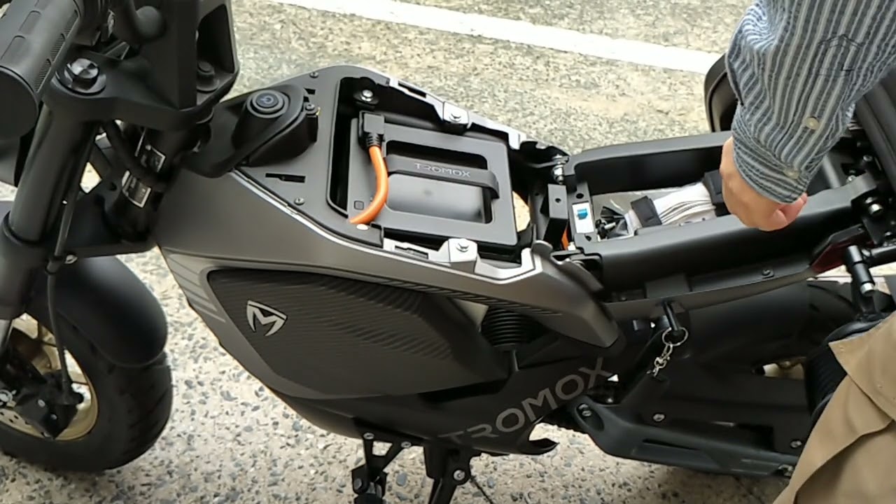 TROMOX MINO Battery install