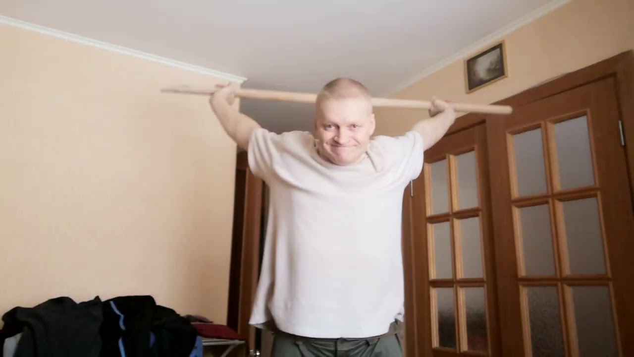 Ещё улучшить смог, растяжку плеч 