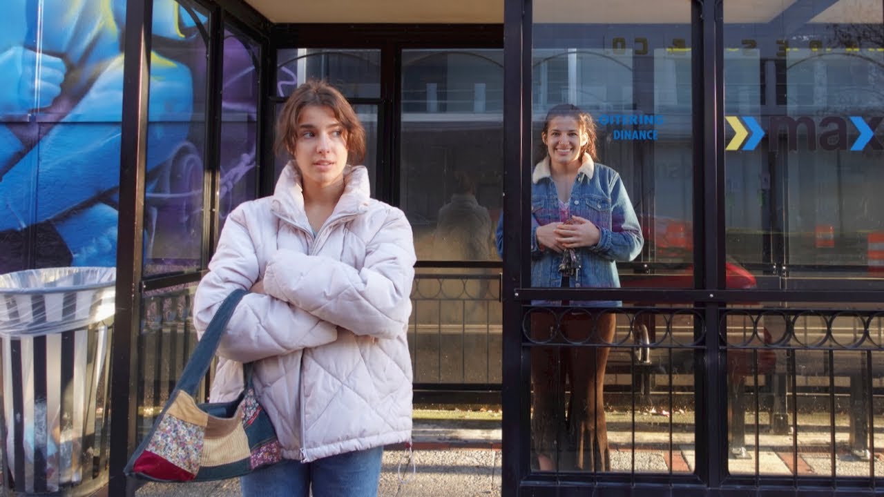 уезжаю на выходные (моя сестра приезжает в гости)