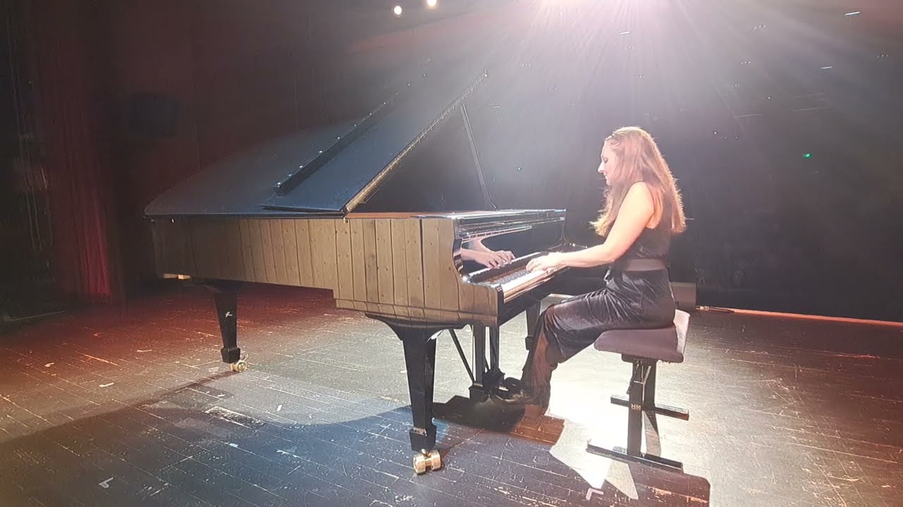 Véra Tsybakov interprète 
