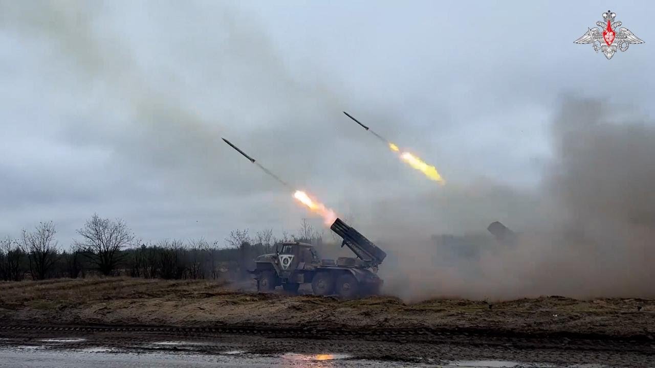 La propaganda russa diffonde video del BM-21 in azione: lancia 40 razzi alla volta