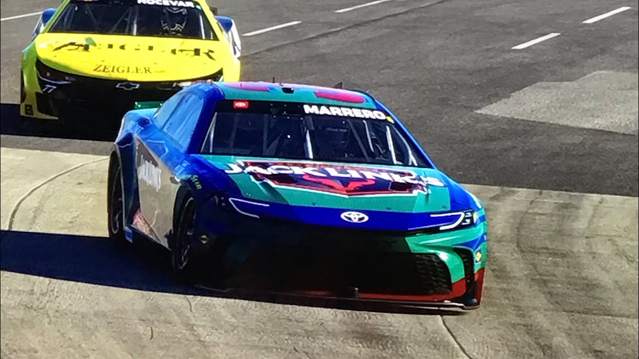 NASCAR 25 CAREER MODE S3 PART 65 CUP SERIES MARTINSVILLE FIRST SHORT TRACK WILL LEVEL 6 WORK FRONT