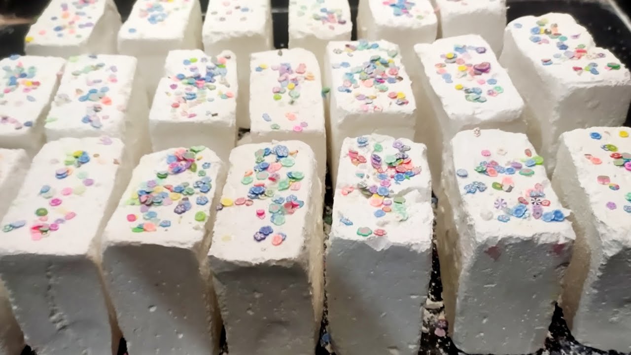Squeaky Gym Chalk Blocks،oddlysatisfying #asmr #squeaky #relax