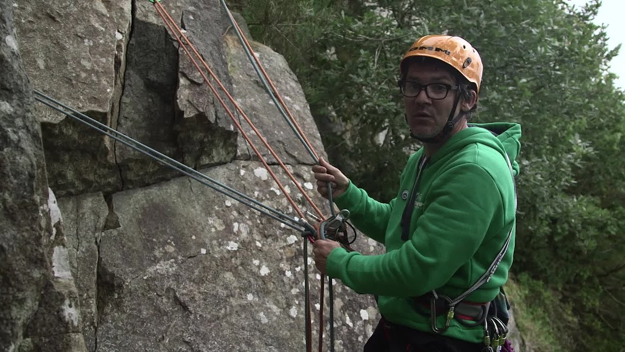 How to: belay with double ropes