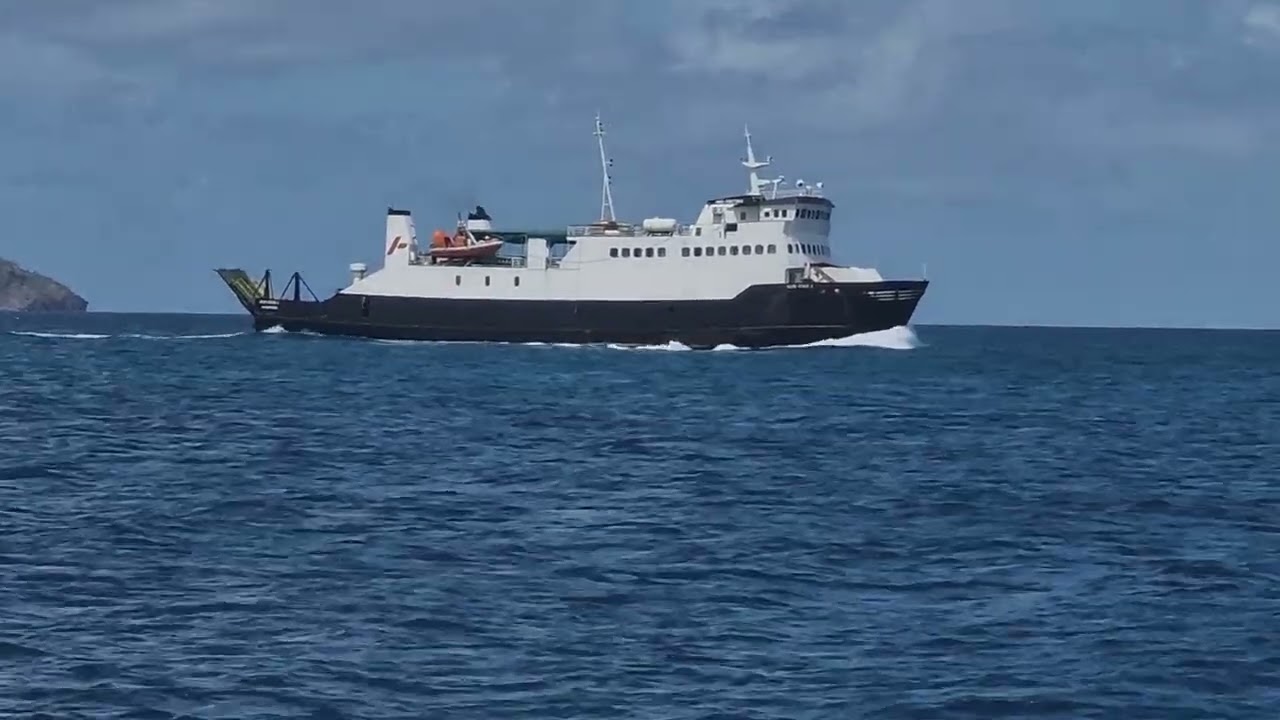 Sailing Mayreau in the Grenadines.