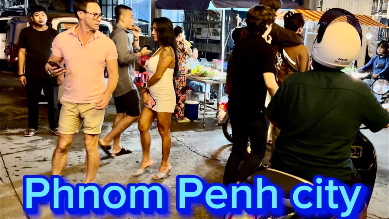 Tonight is slowly | Phnom Penh Cambodia night life