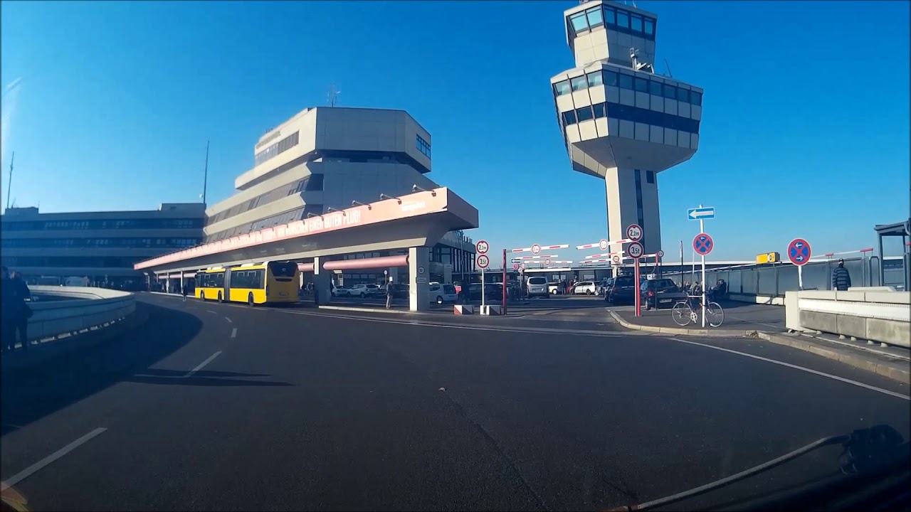 Flughafen Tegel (TXL), Anfahrt zur Haupthalle am 7 November 2020