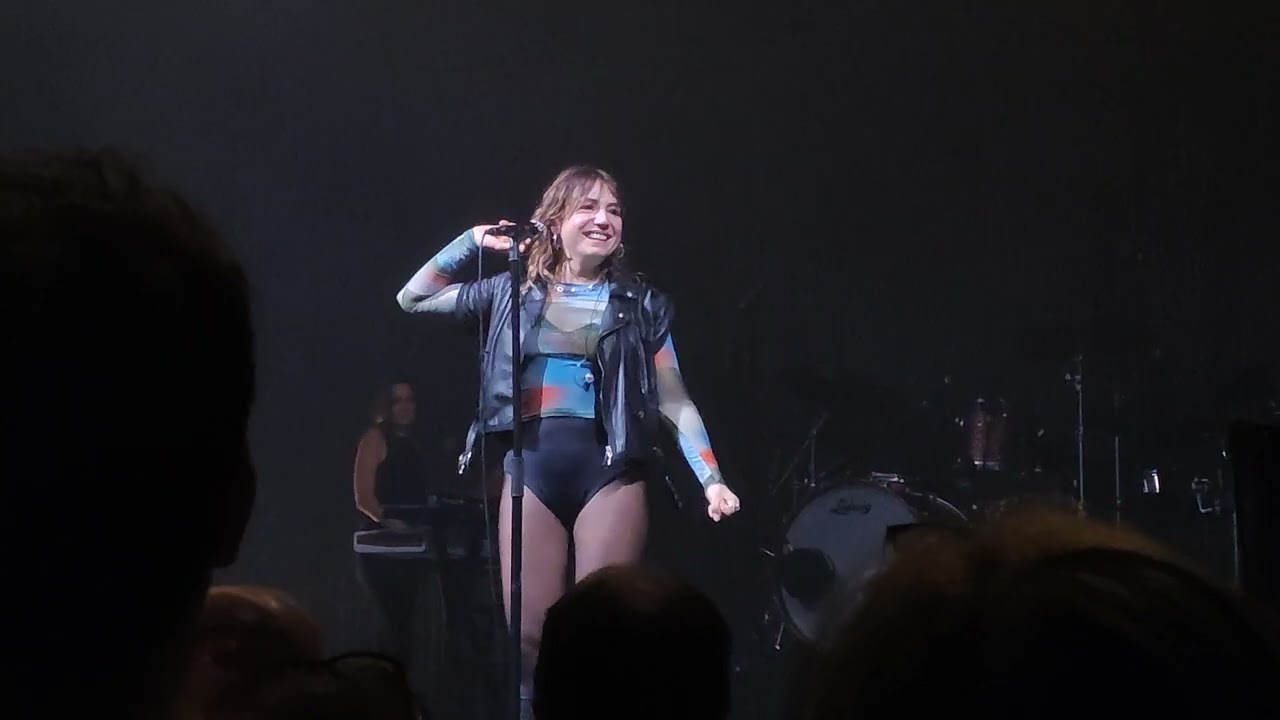 Izia - Mon idole , live Reims la cartonnerie.