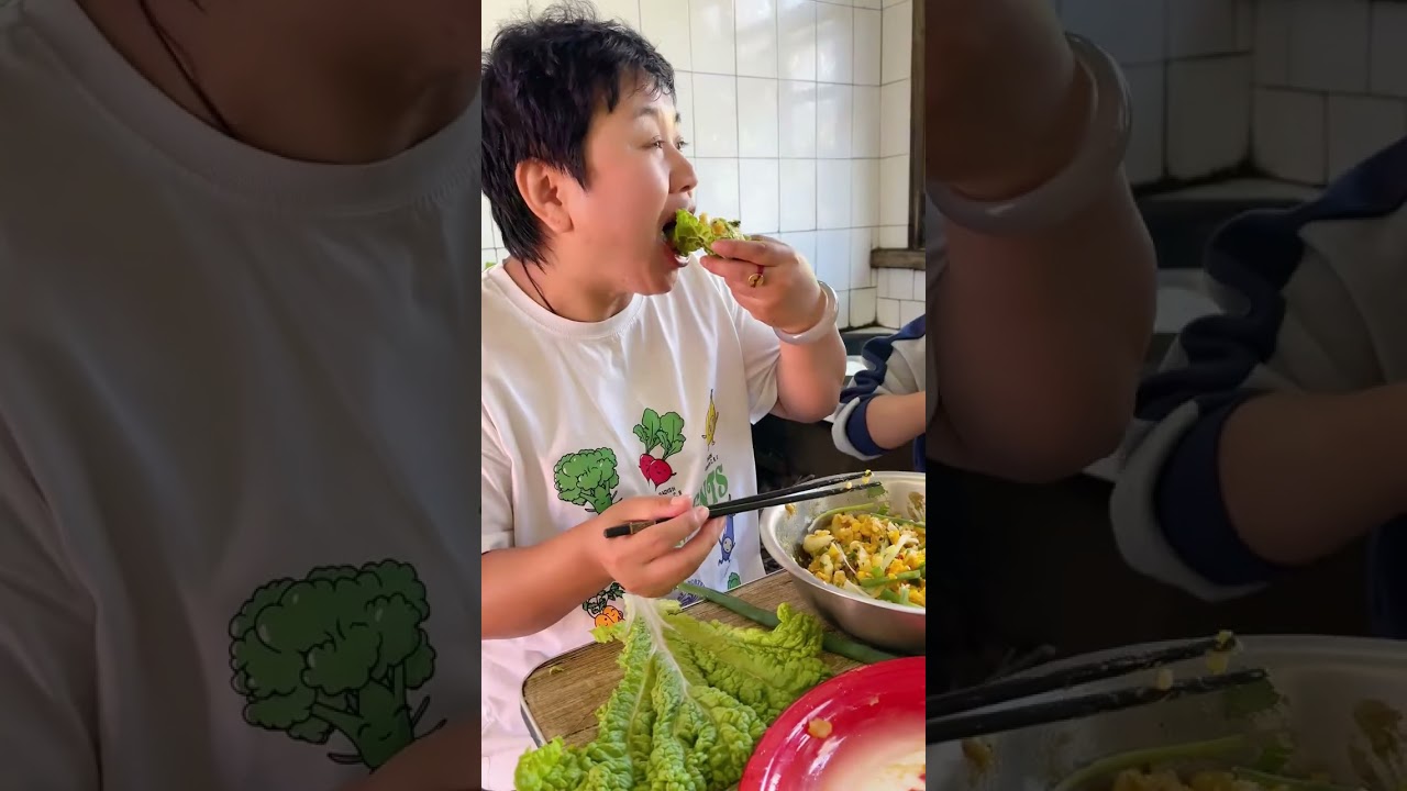 妈妈今天包的饭包真的让我撑到爆 为什么饭吃不了多少 饭包却能造一整个呢？ #记录真实生活  #日常vlog  #农村生活 #我的乡村生活