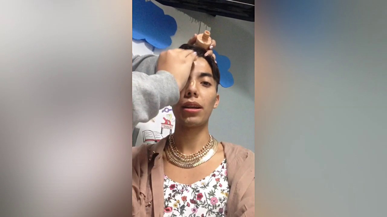 me pongo en los tacones de una mujer   QUE BELLO ES SER MUJER :)