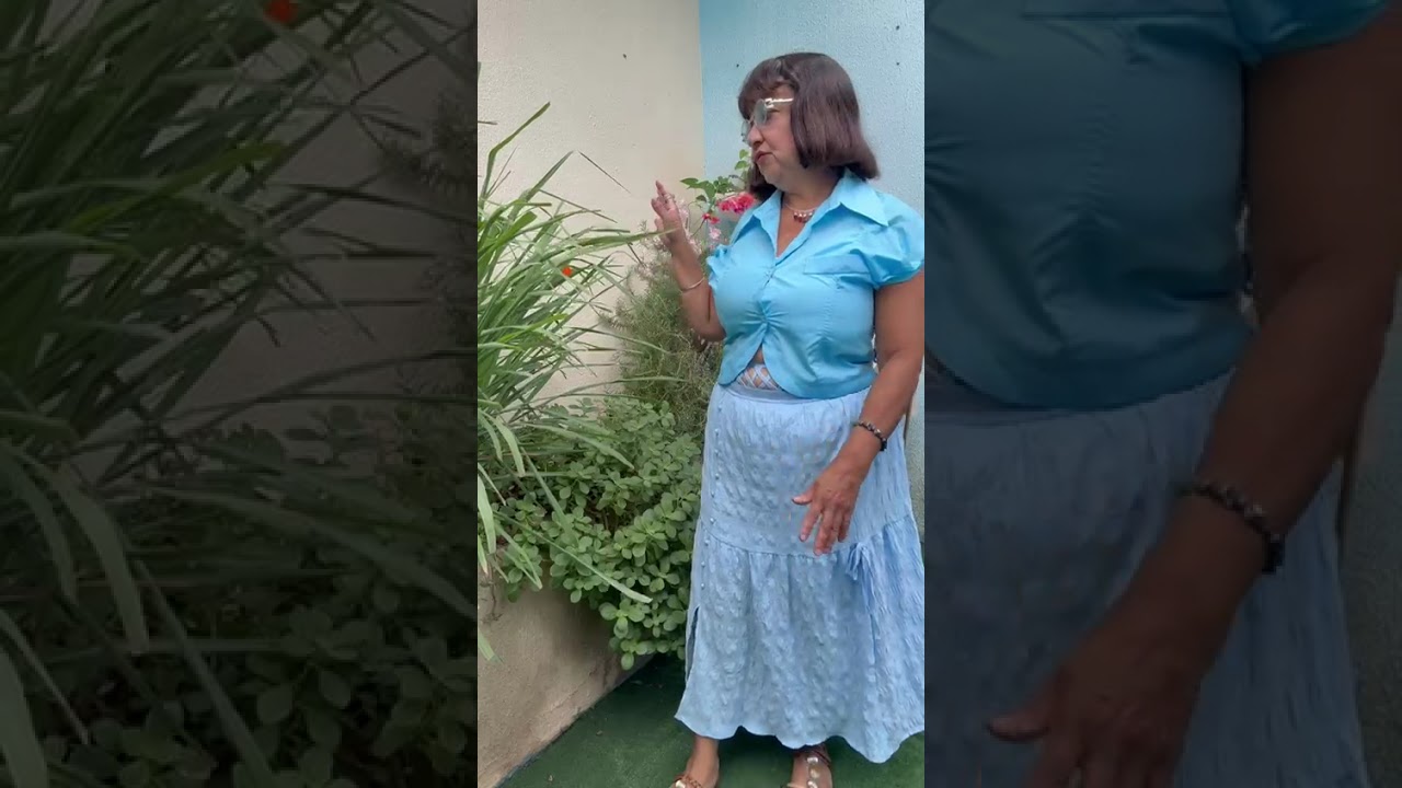 LOOK AZUIS DE SAIA E BLUSA