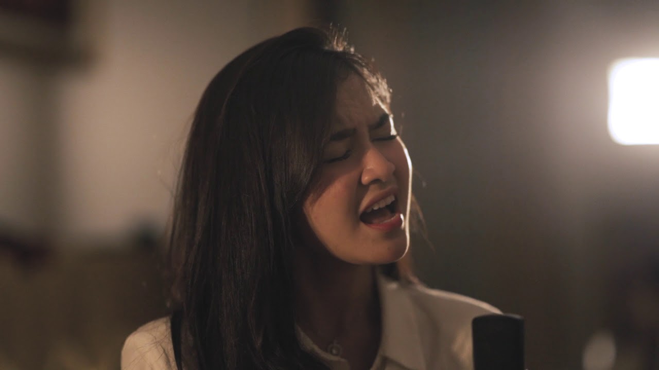 Shallow (A Star Is Born) - Lady Gaga & Bradley Cooper (featuring Mahalini Raharja)
