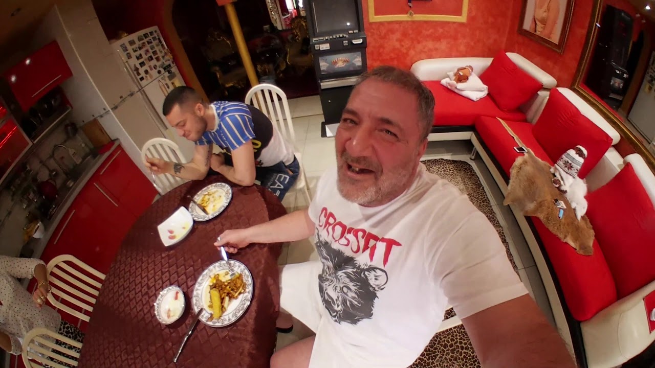 OCONASUL NU MA RECUNOASTE CA TATA!!
