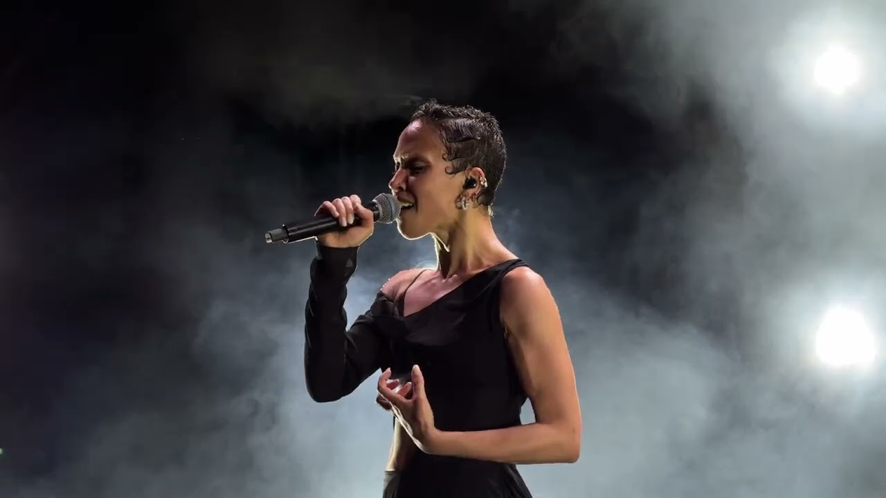 FKA twigs - cellophane (EMOTIONAL FINALE) (Live) Ladyland 2025 NYC