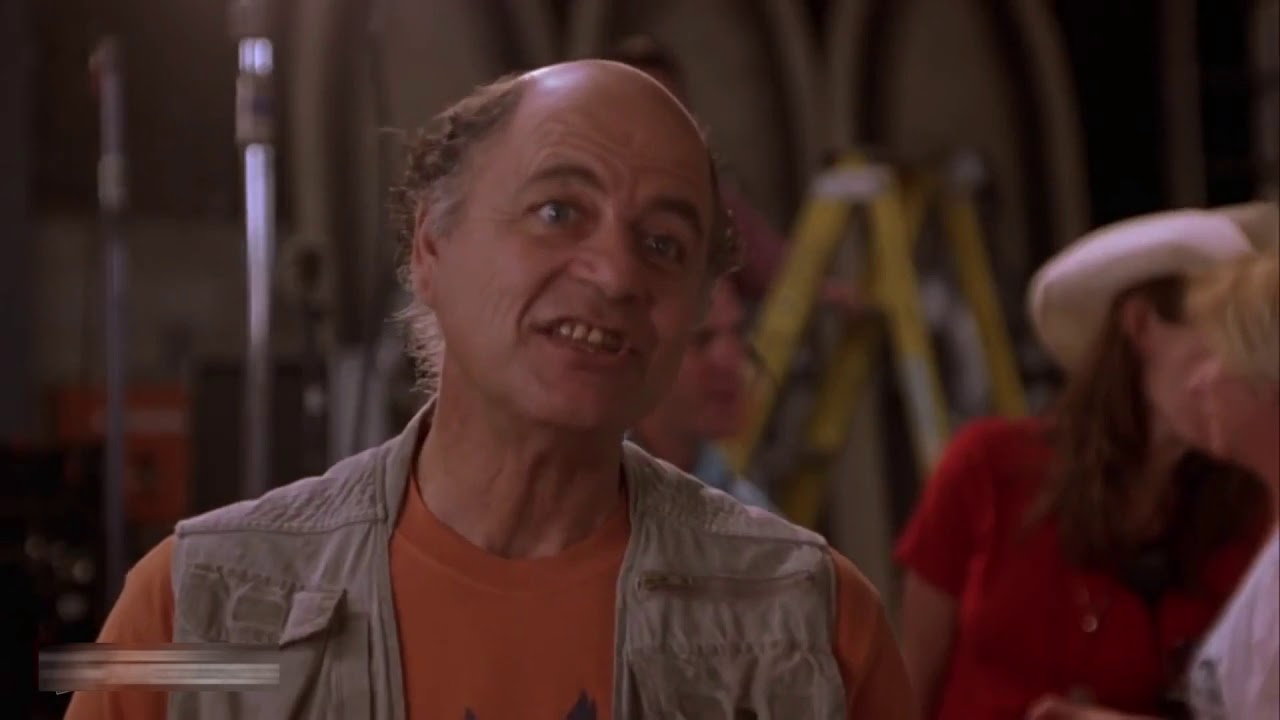 Crocodile Dundee in Los Angeles 2001 - Kiki the Chimpanzee Scene 4 of 10 - - Movie Porium