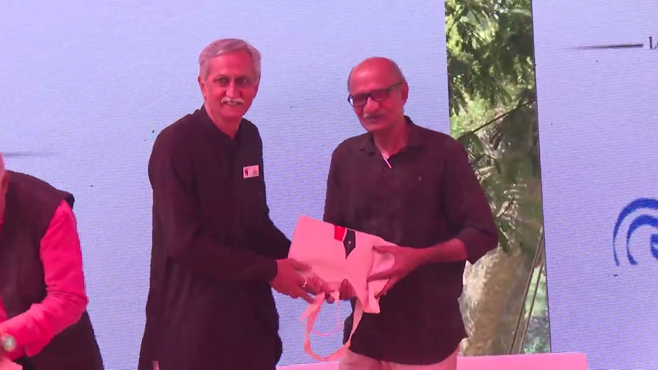 અભિનયનાં અજવાળાં
