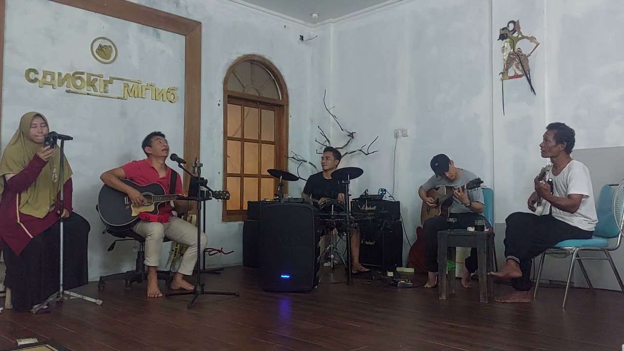 BCL FEAT ARIEL - MENGHAPUS JEJAKMU (COVER CM FEAT BCL & ARIEL KW) 