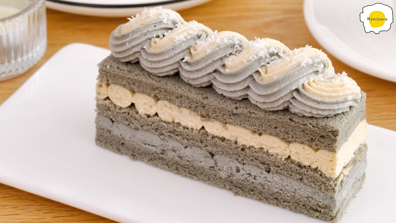Кремовый торт с черным кунжутом и арахисом