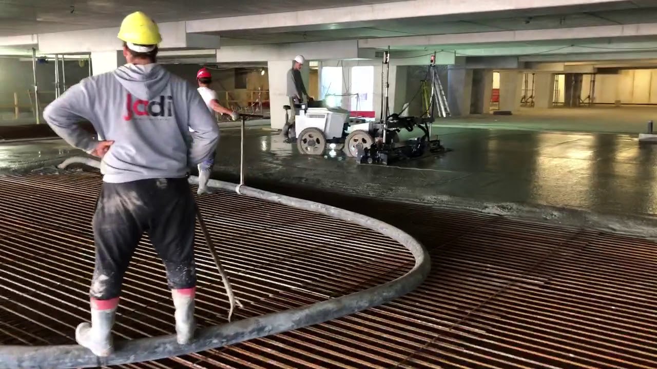 Jadi bedrijfsvloeren 500m3 vloer met onze betonpomp en somero laserscreed