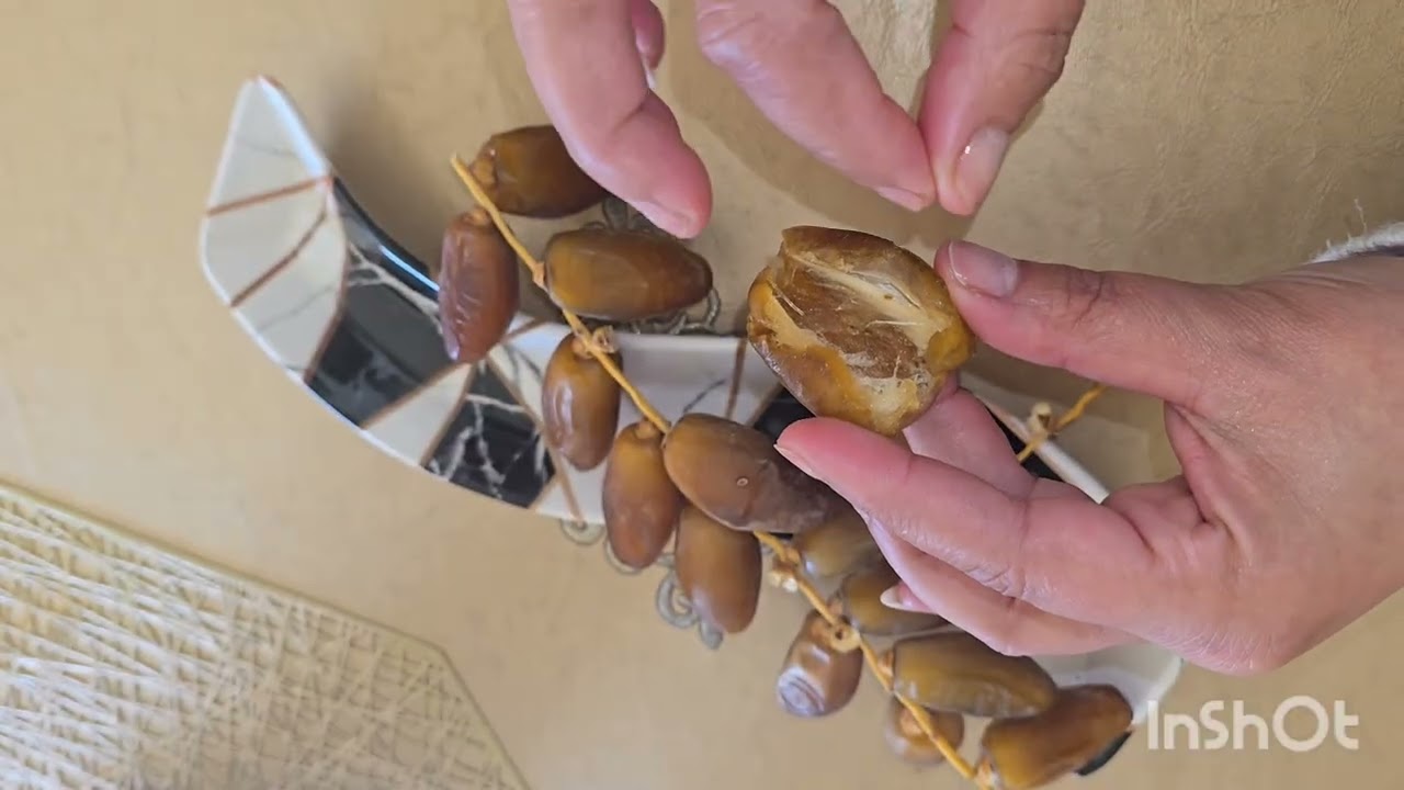 تمرة الفتح كولوها بعد الإفطار قسما بربي سينزل عليك قبول وحكمة وهبة مع الناس