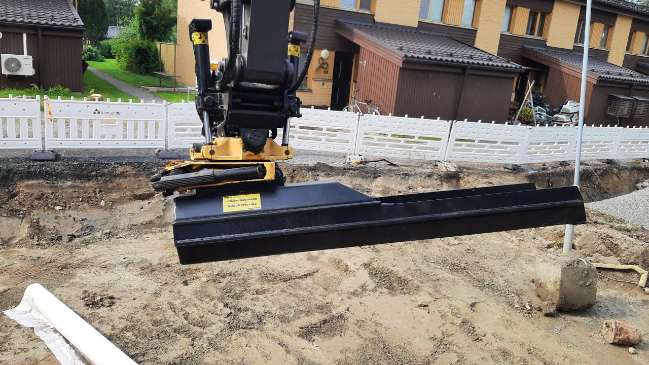 Volvo Ewr170E. Ponttikauha ja kapean välikön pohjaus.