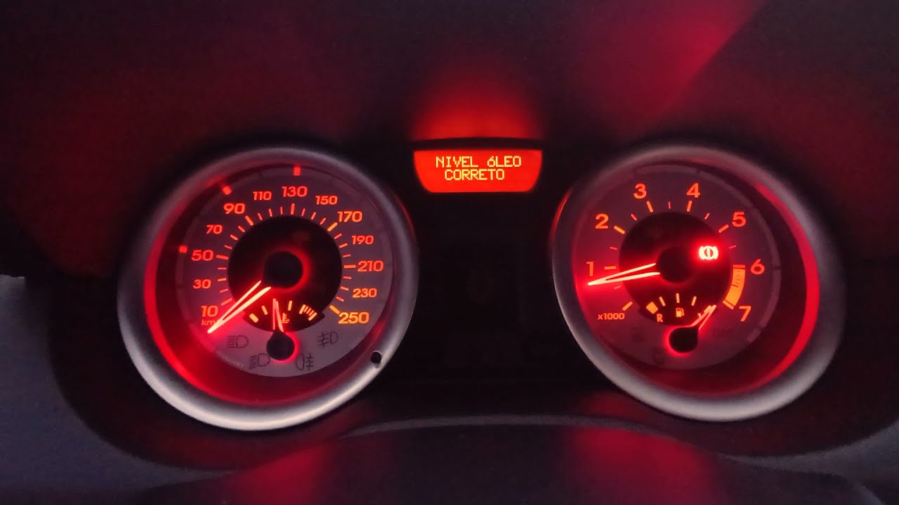 Media na Gasolina Megane Grand Tour na Estrada