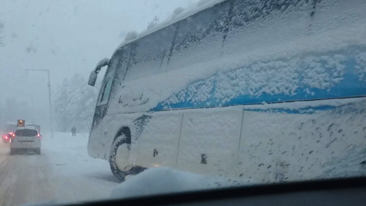 Stockholm November 8 2016 - Snow and traffic jams.