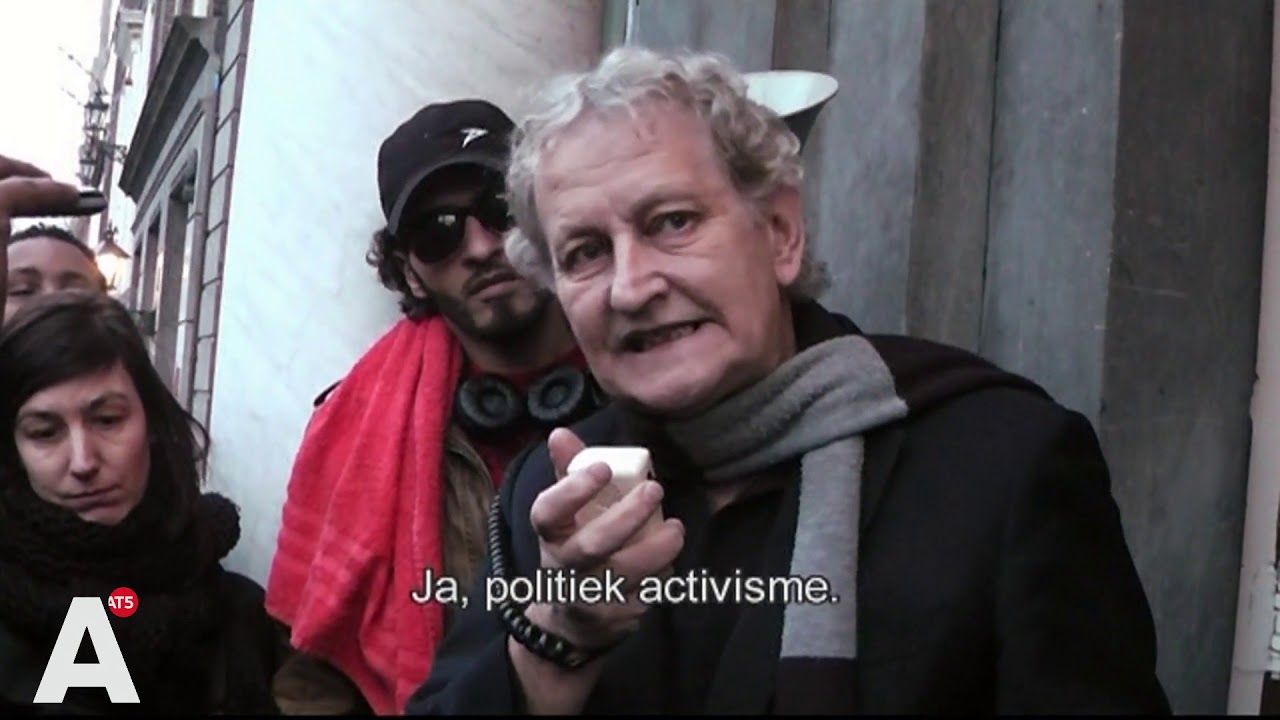 Eberhard van der Laan spreekt We Are Here-groep toe