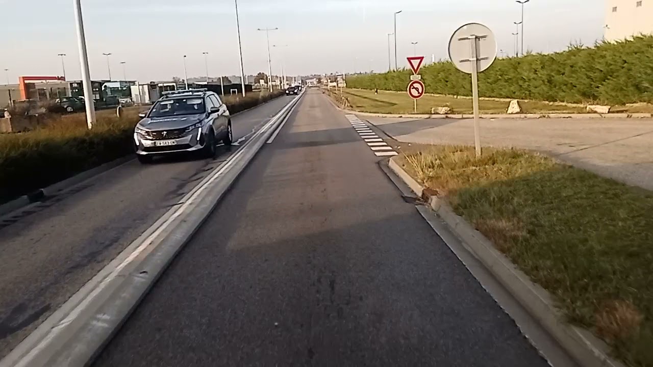 navette de l'aeroport de saint exupery