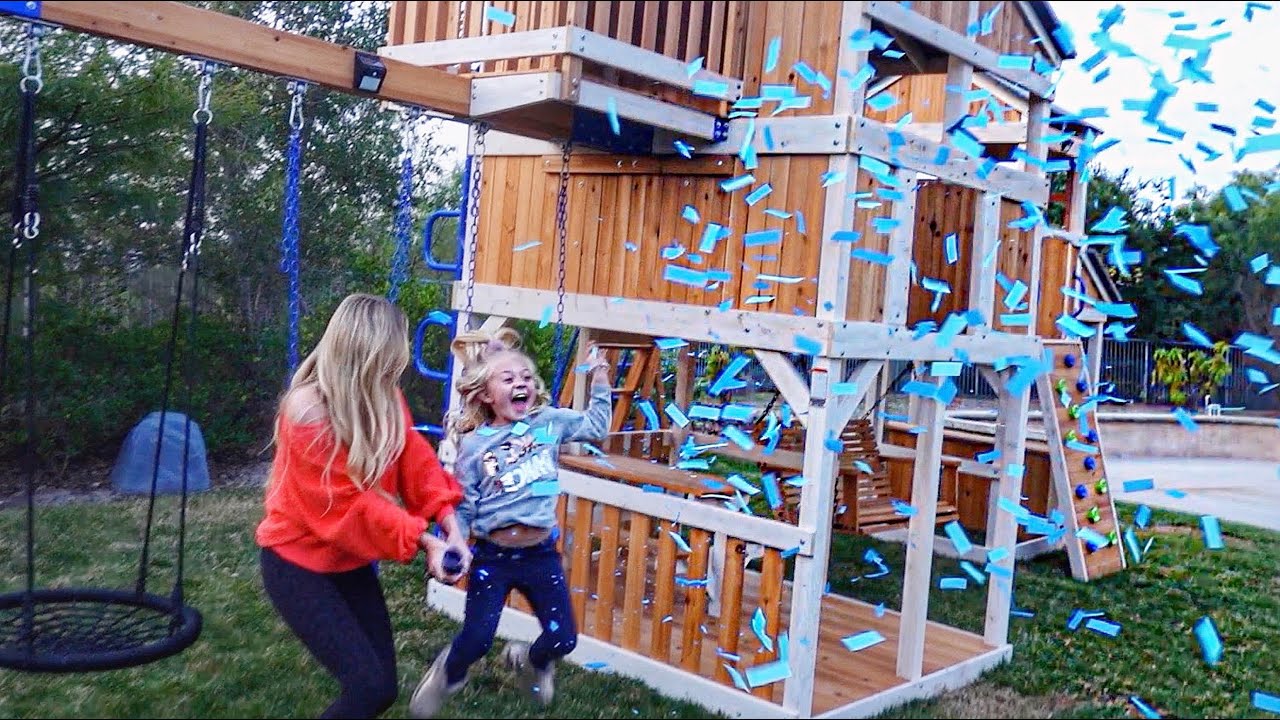 Telling 7 Year Old Everleigh Her Mom Is Having A BOY!!! *Cutest Reaction*